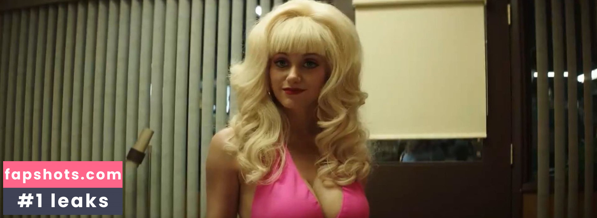 Emmy Rossum gallery photo #152