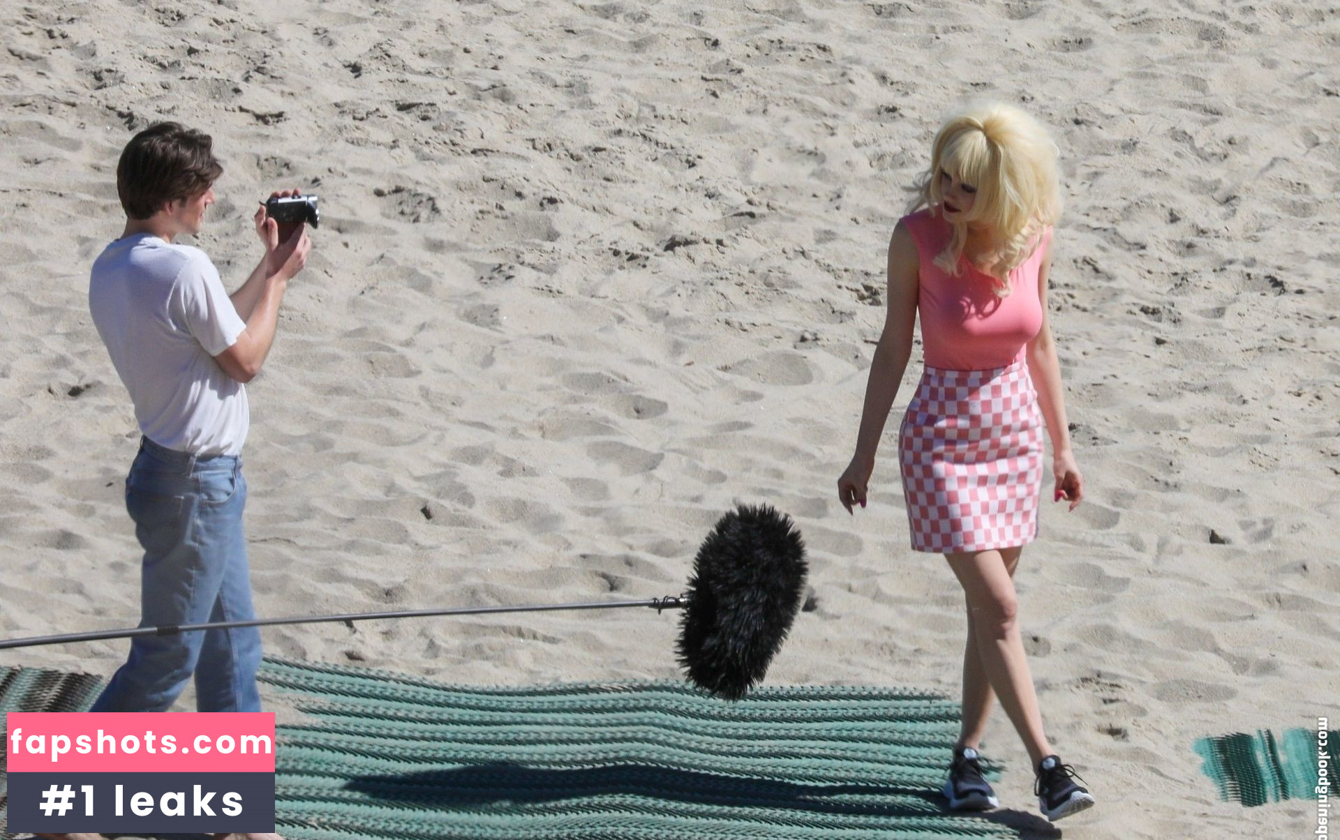 Emmy Rossum gallery photo #189