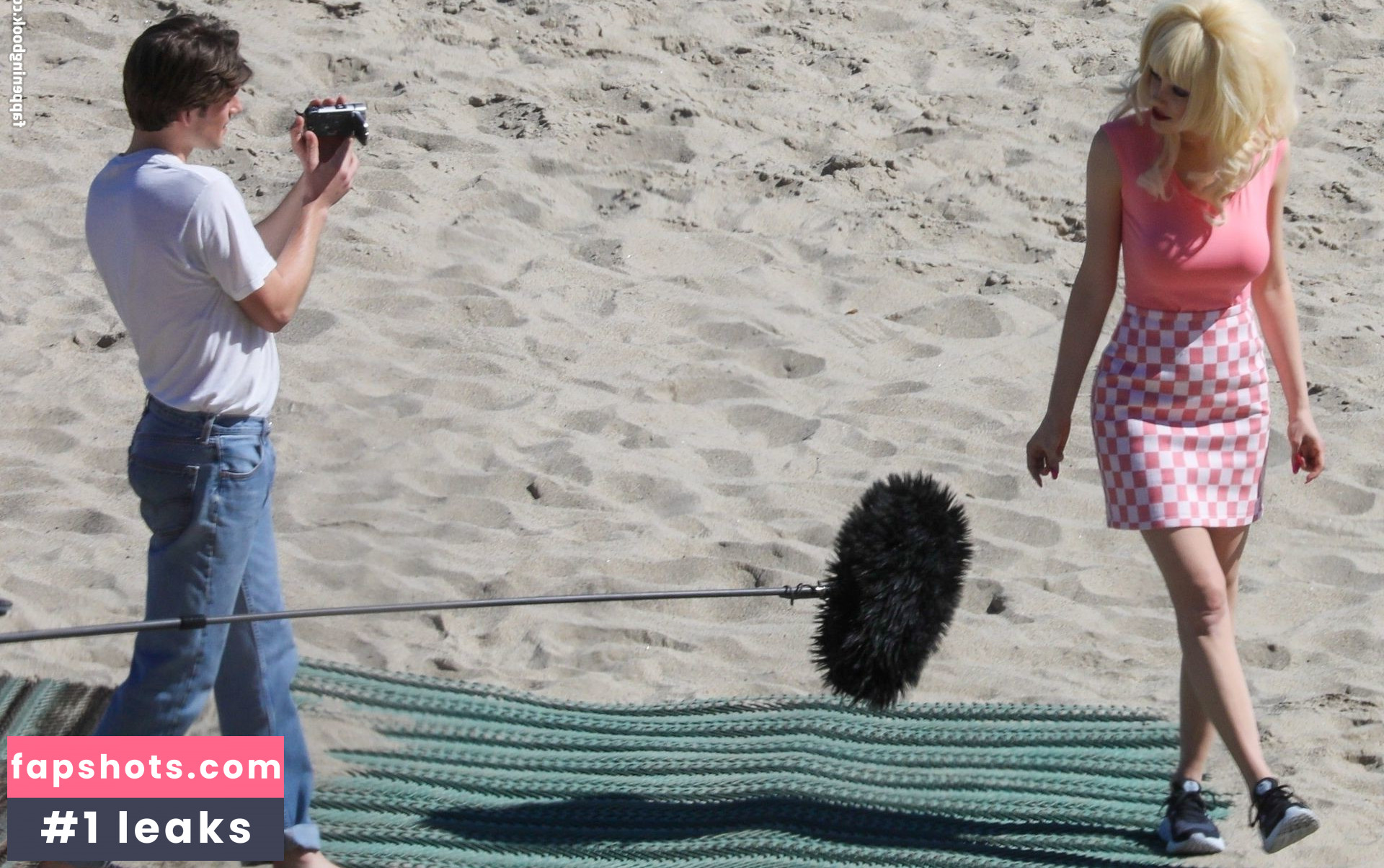 Emmy Rossum gallery photo #192