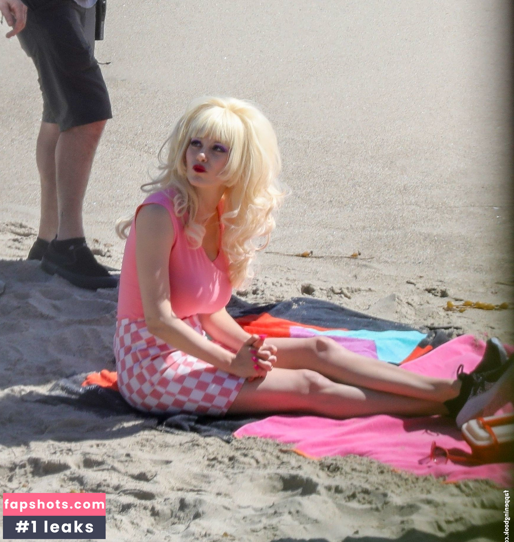 Emmy Rossum gallery photo #193