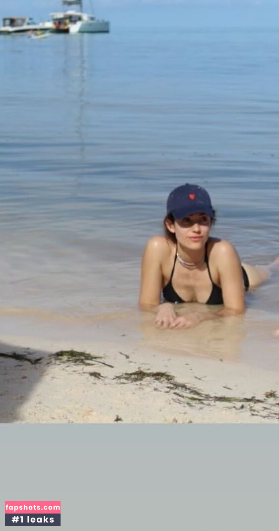 Emmy Rossum gallery photo #33