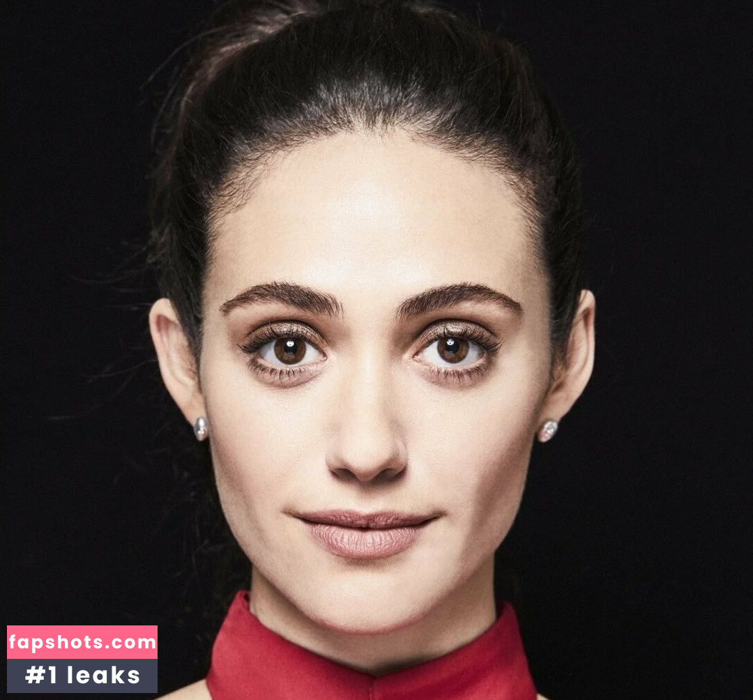 Emmy Rossum gallery photo #6