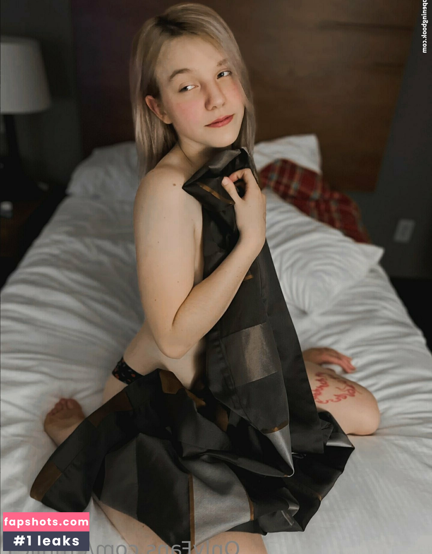 emnile1 gallery photo #3