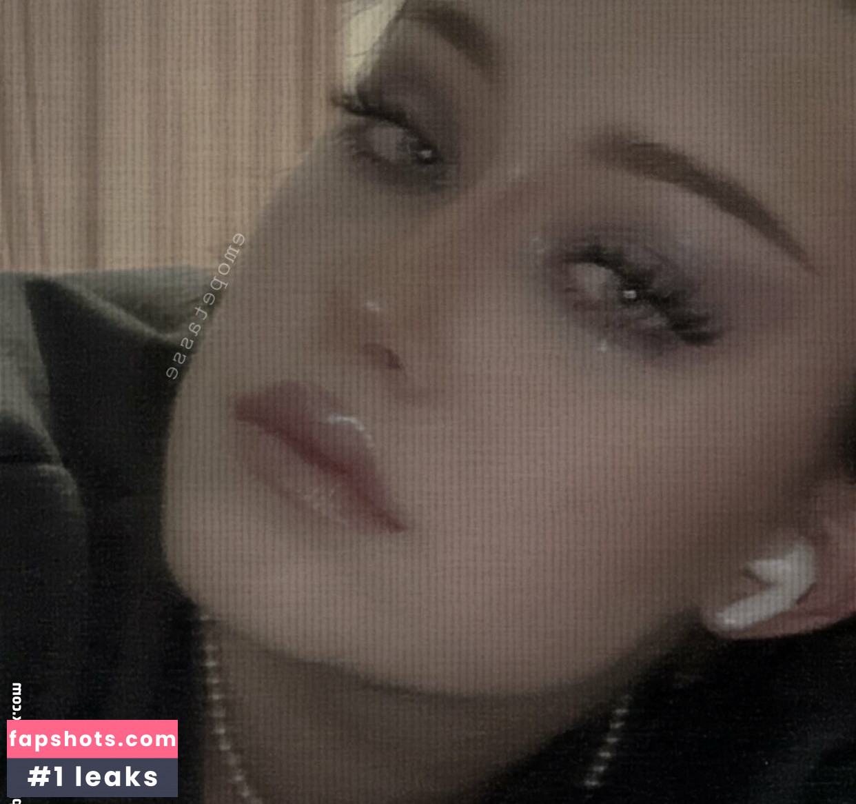 EmoPetasse gallery photo #5