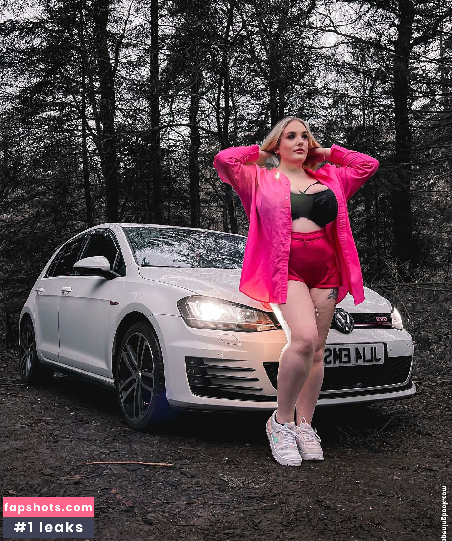 emss.x nude babe gallery