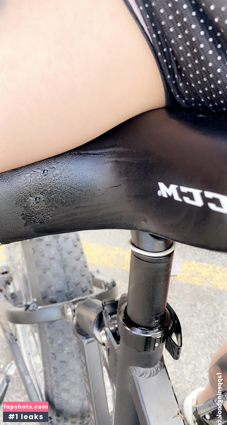 Emy Lee gallery photo #25