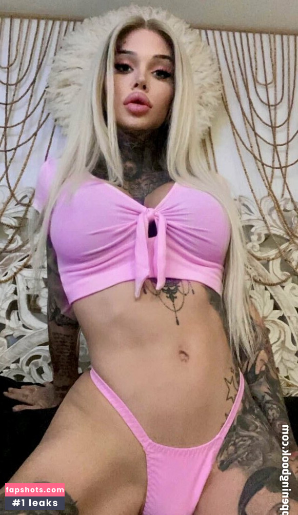 Emy Lee gallery photo #29