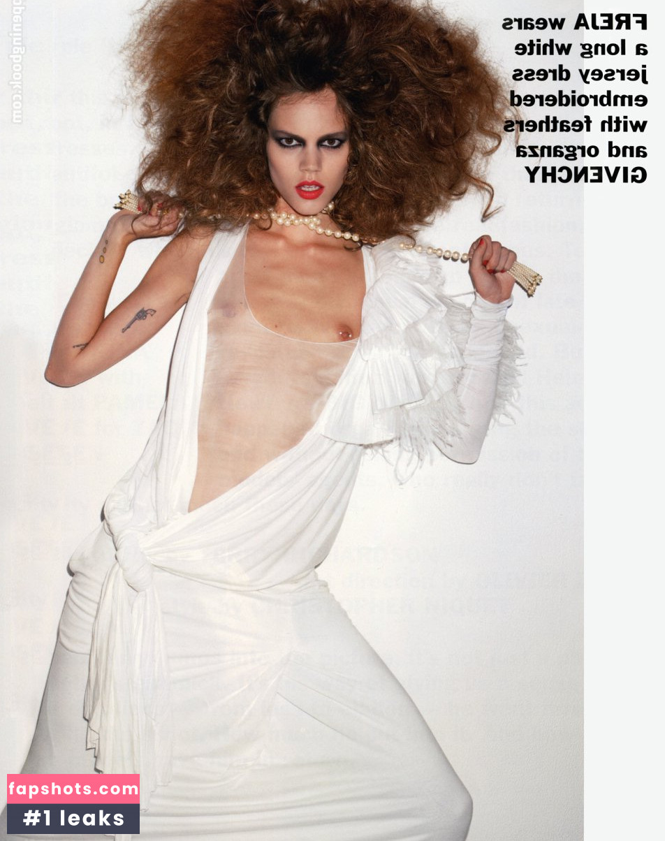 Eniko Mihalik gallery photo #73