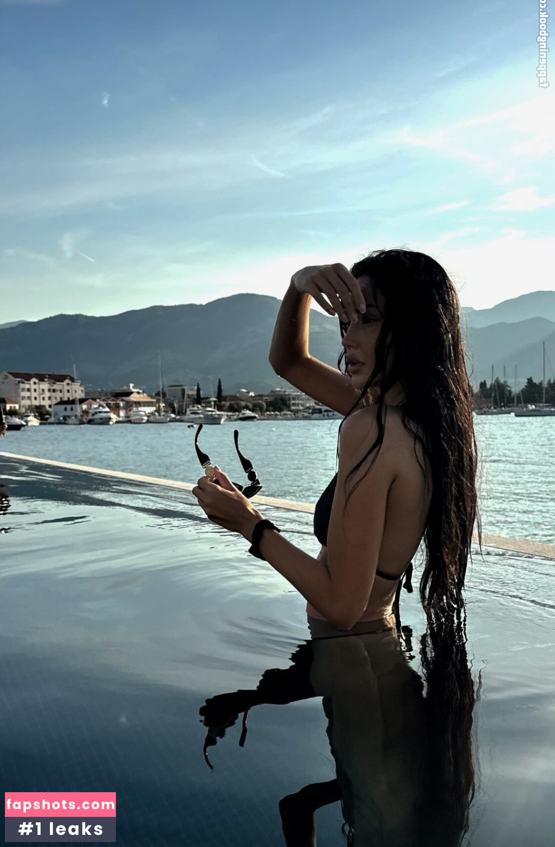 Enisa Bukvic gallery photo #30