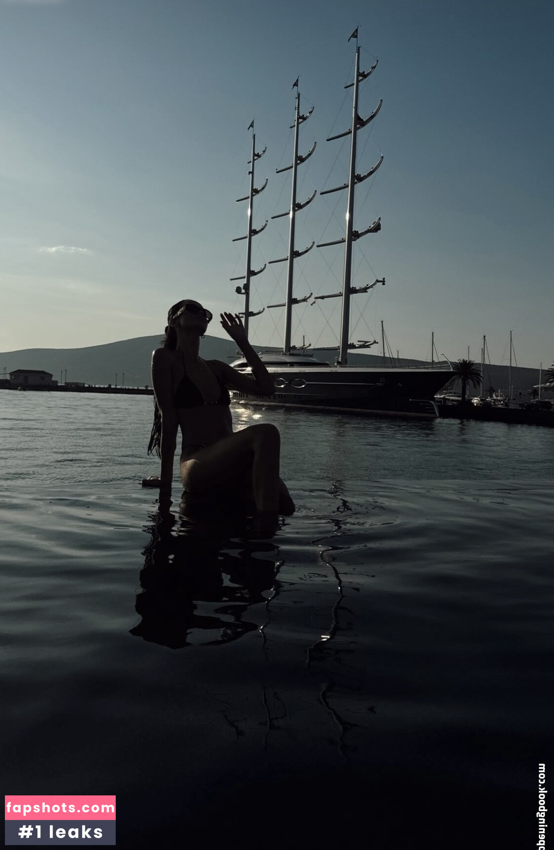 Enisa Bukvic gallery photo #32