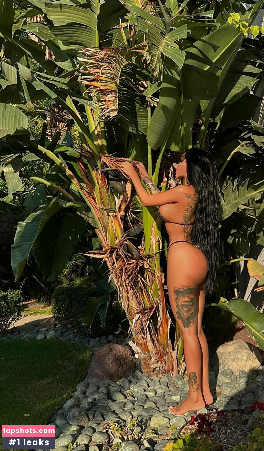 enisesudeofficial gallery photo #3