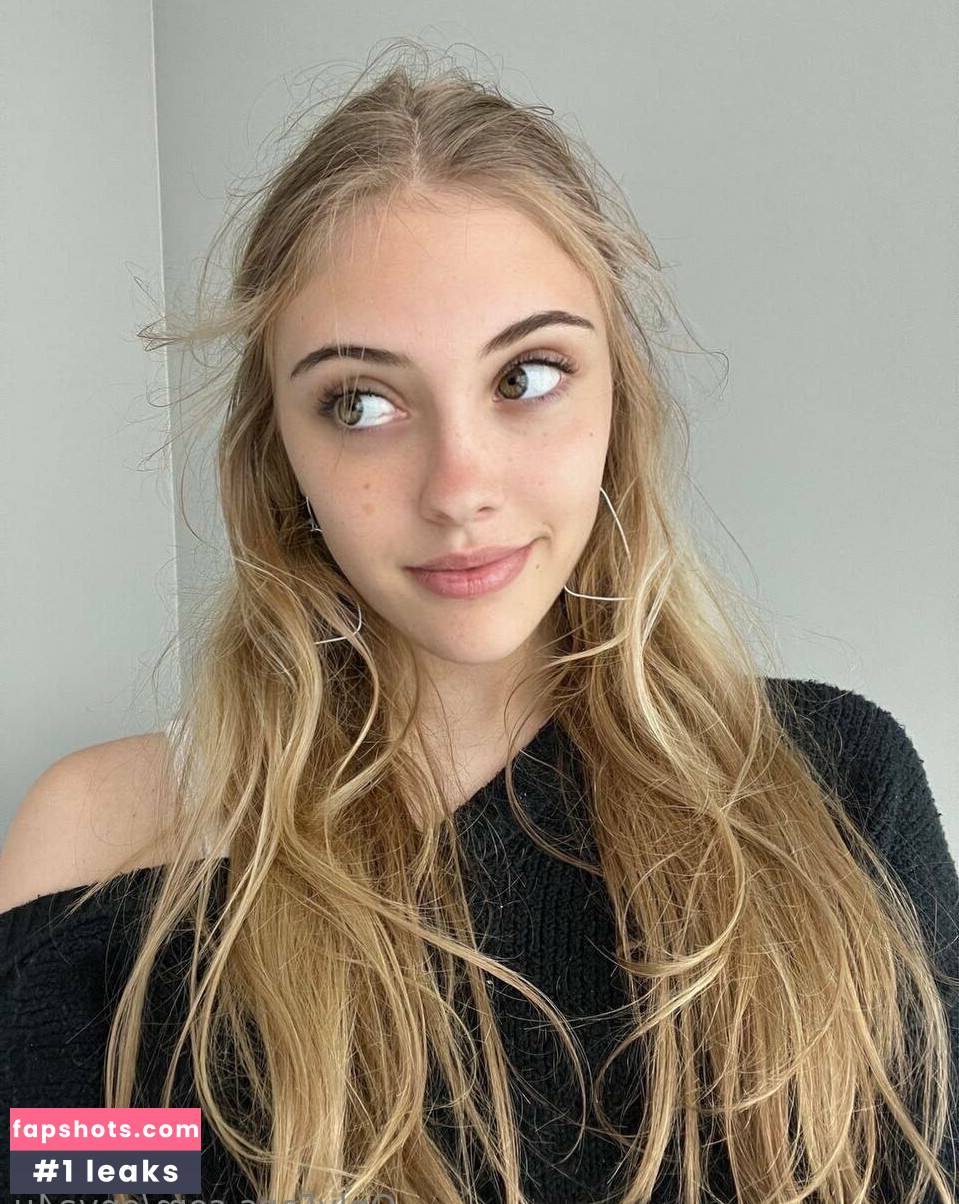 Enya Skarsgård gallery photo #4