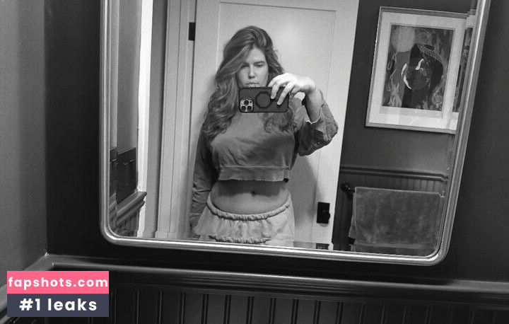 Erica Lindbeck gallery photo #6