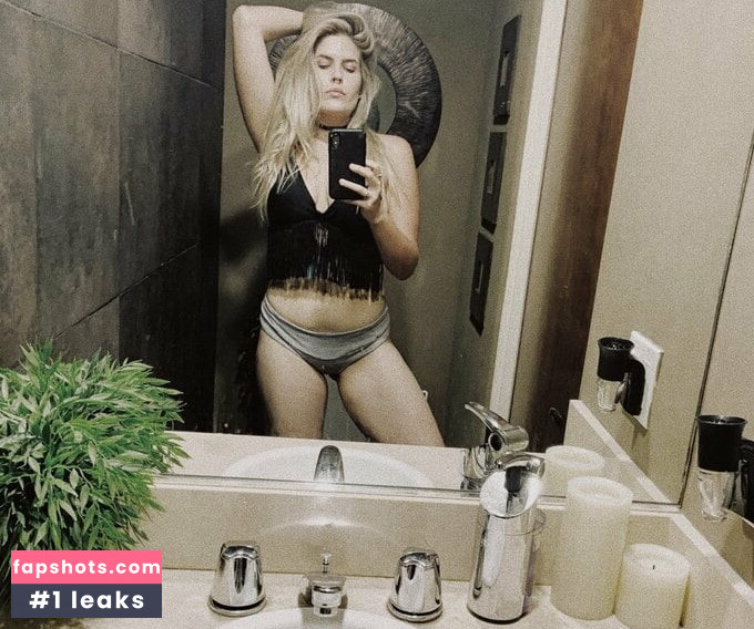 Erica Lindbeck gallery photo #83