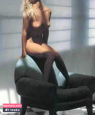 Erika Eleniak gallery photo #101