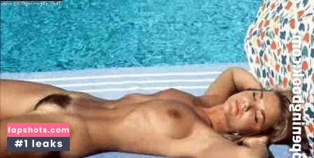 Erika Eleniak gallery photo #45