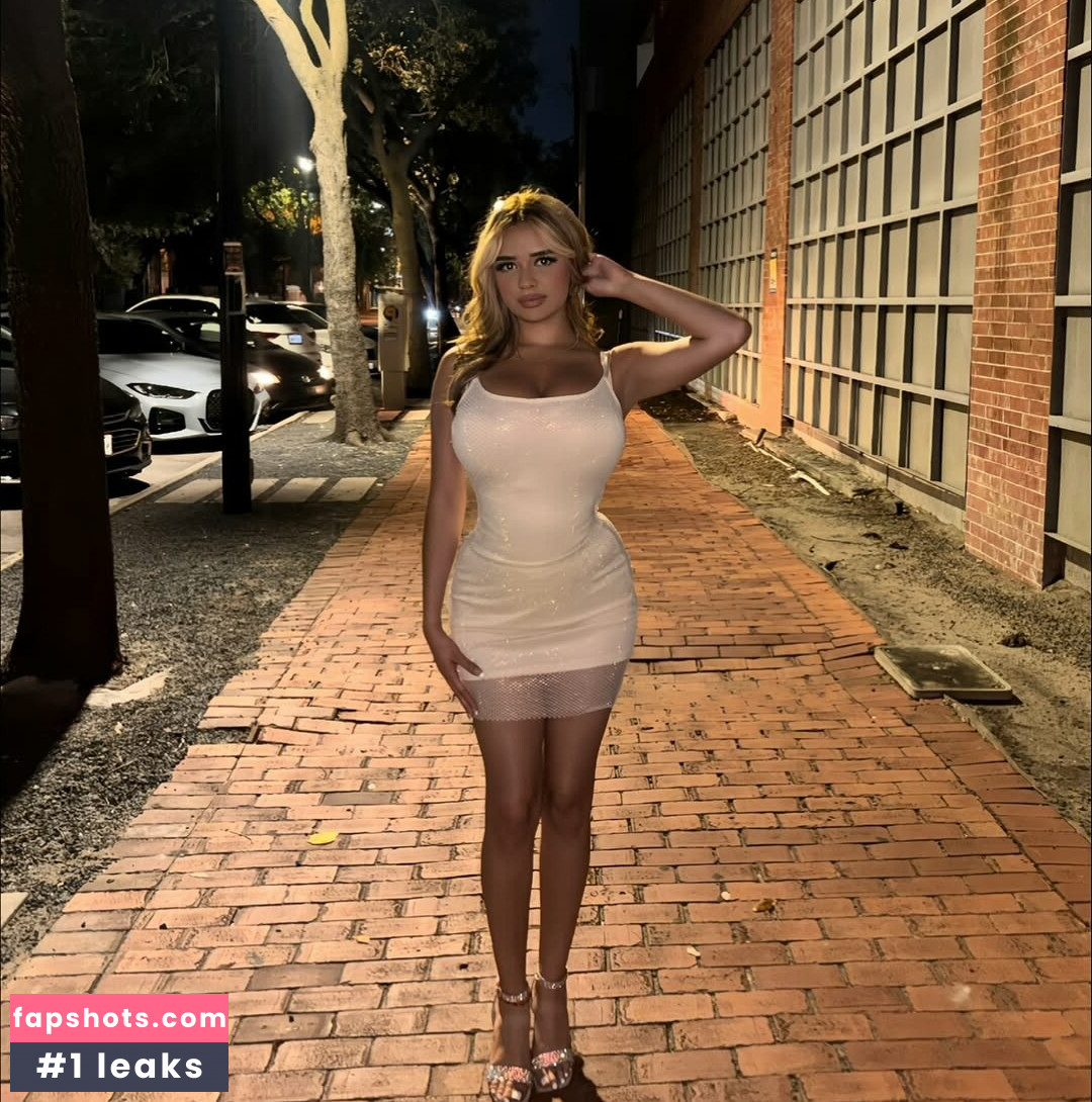 Erika M Diaz gallery photo #14