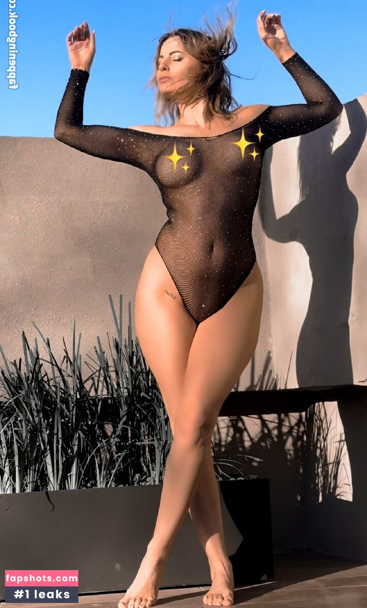 Erika Mitdank gallery photo #16