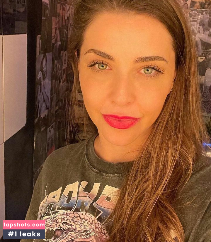 Erika Sanz gallery photo #3