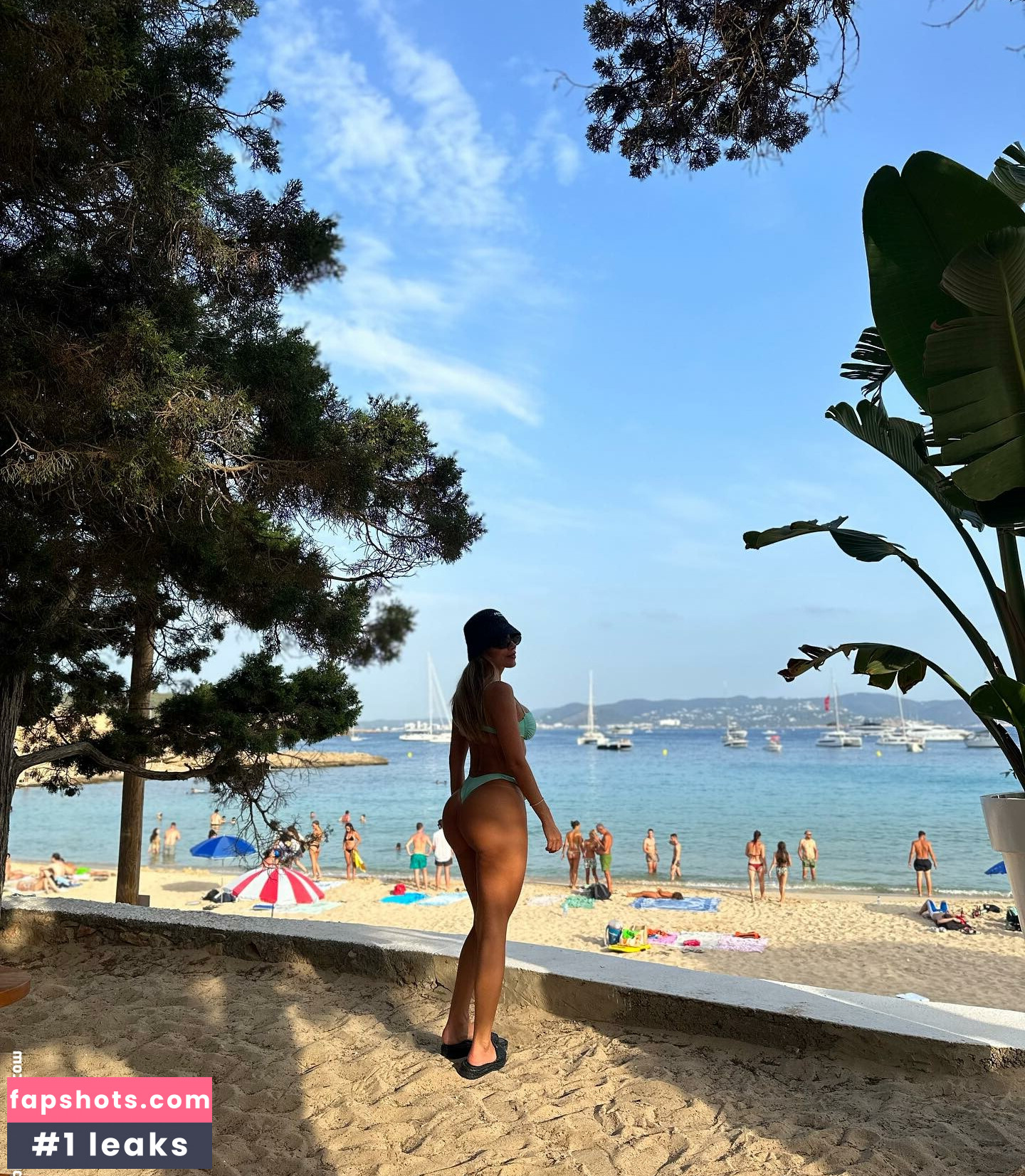 Erika Schneider gallery photo #19