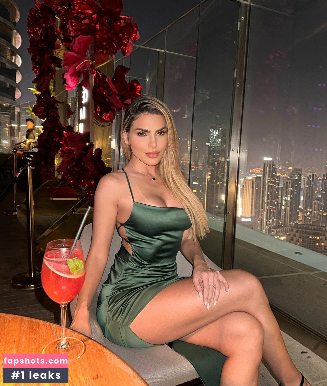 Erika Schneider gallery photo #31