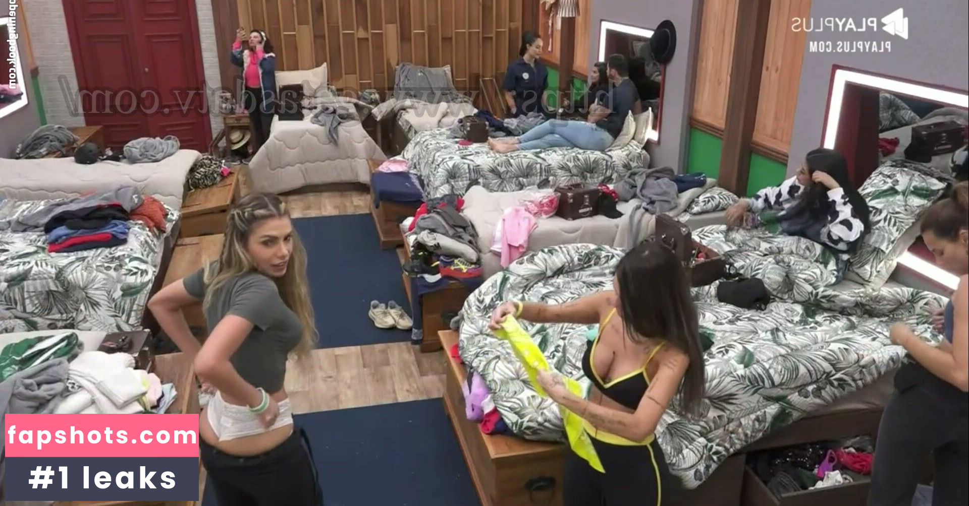 Erika Schneider gallery photo #9