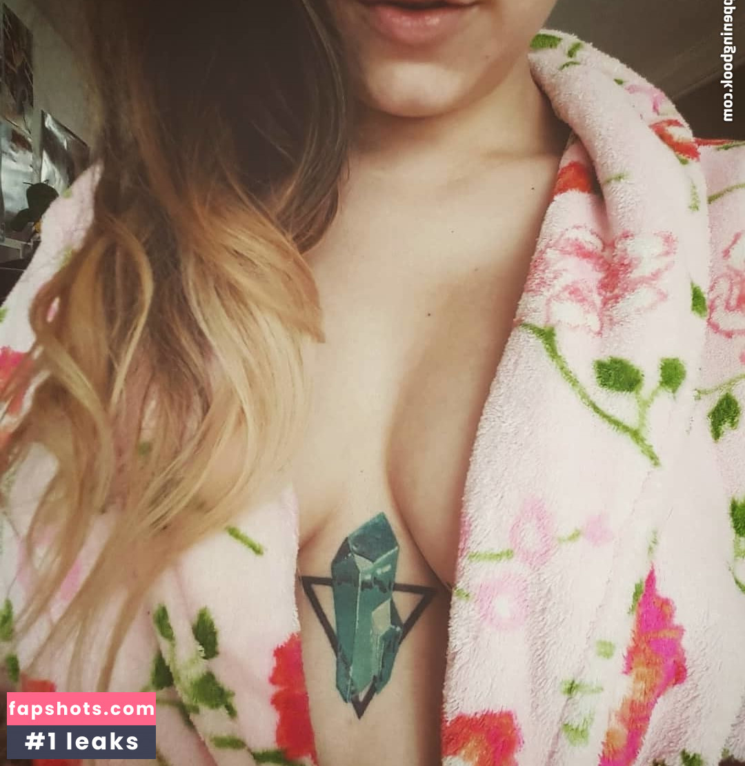 Erika Szabo gallery photo #37