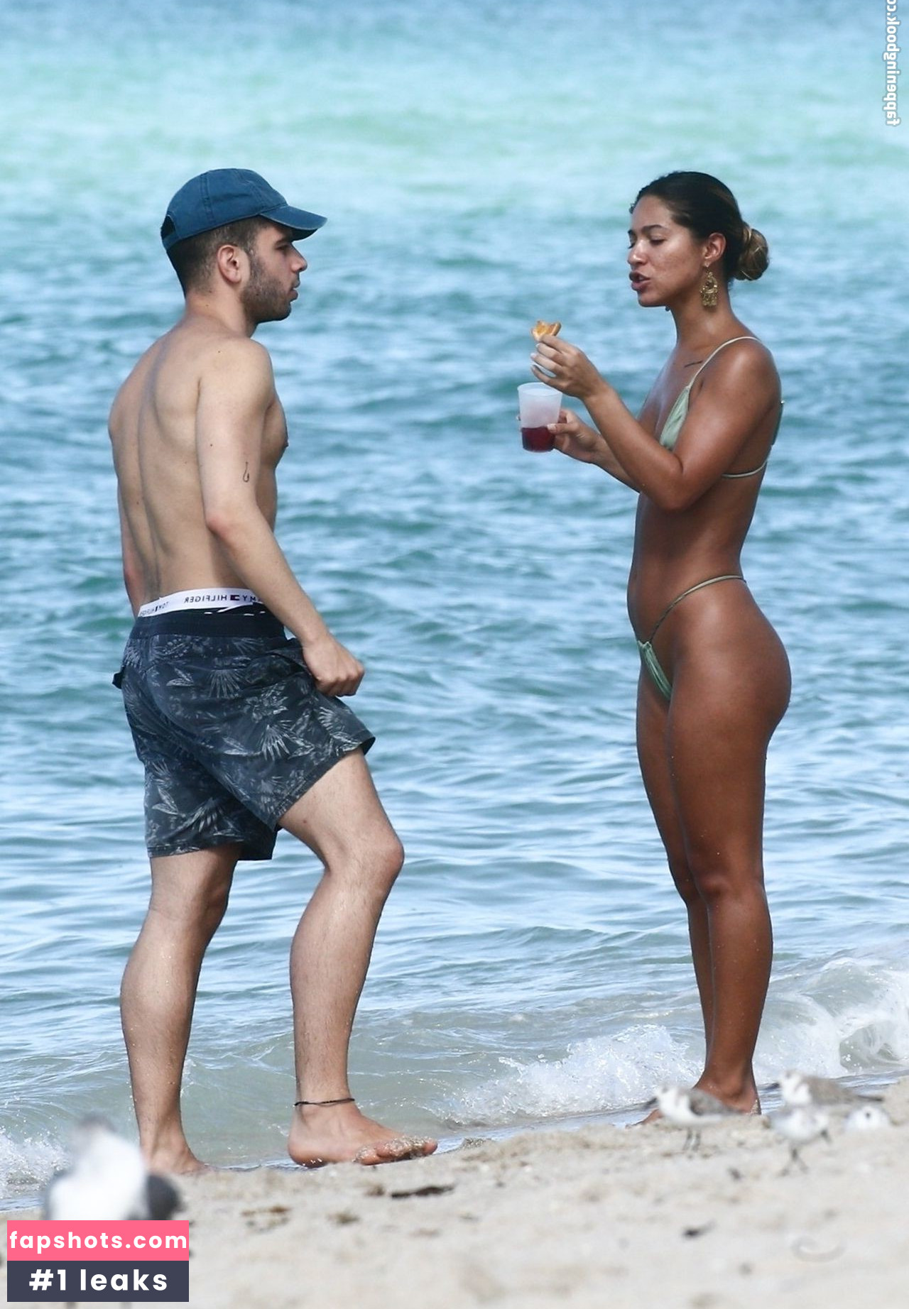 Erika Wheaton gallery photo #15