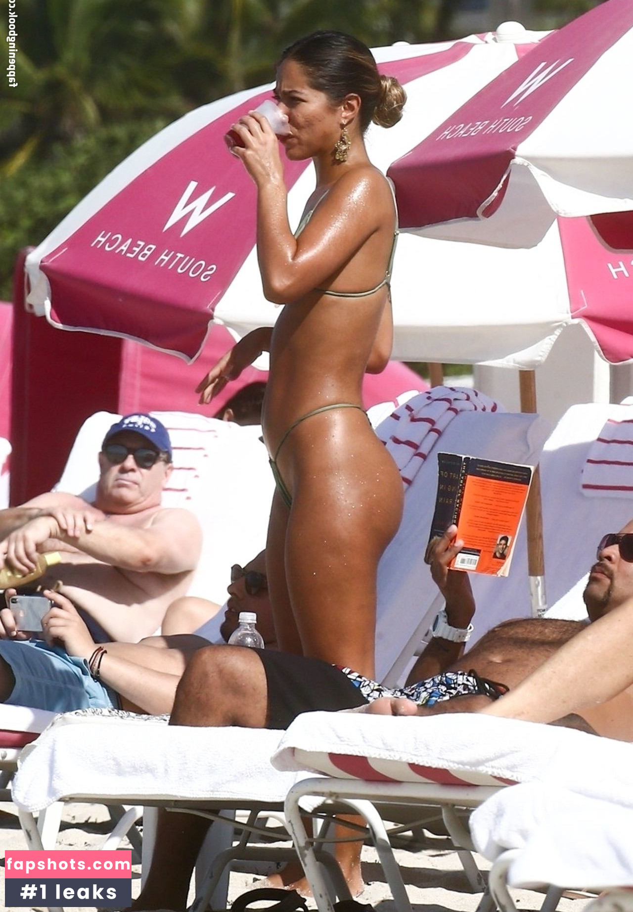 Erika Wheaton gallery photo #19