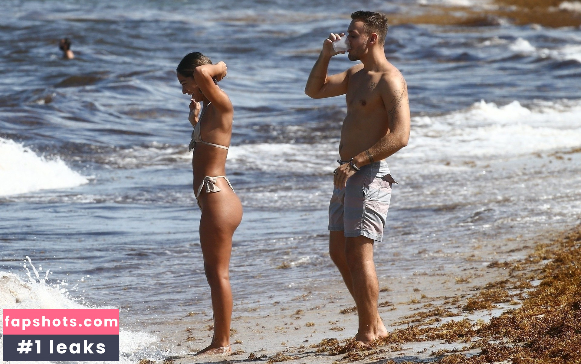 Erika Wheaton gallery photo #35