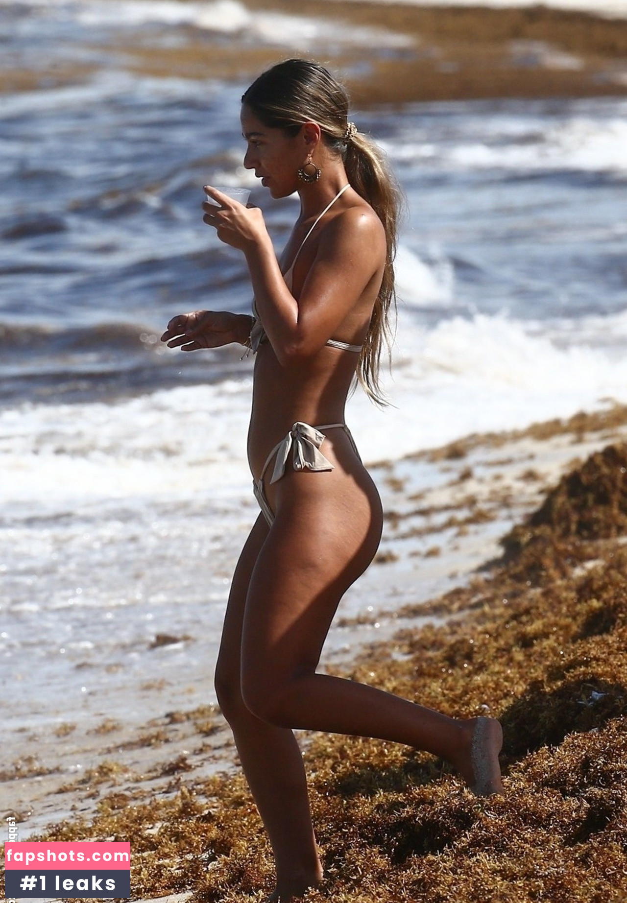 Erika Wheaton gallery photo #36