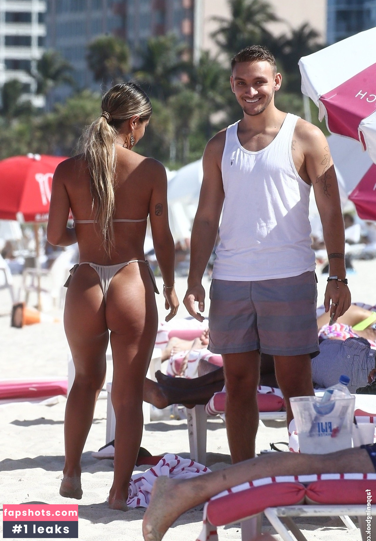 Erika Wheaton gallery photo #37