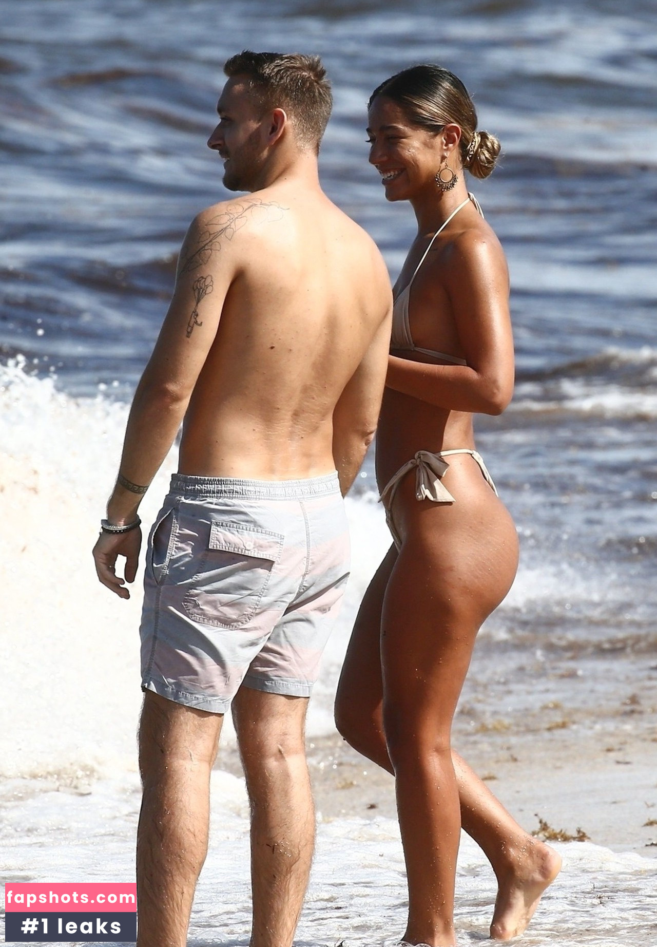 Erika Wheaton gallery photo #38