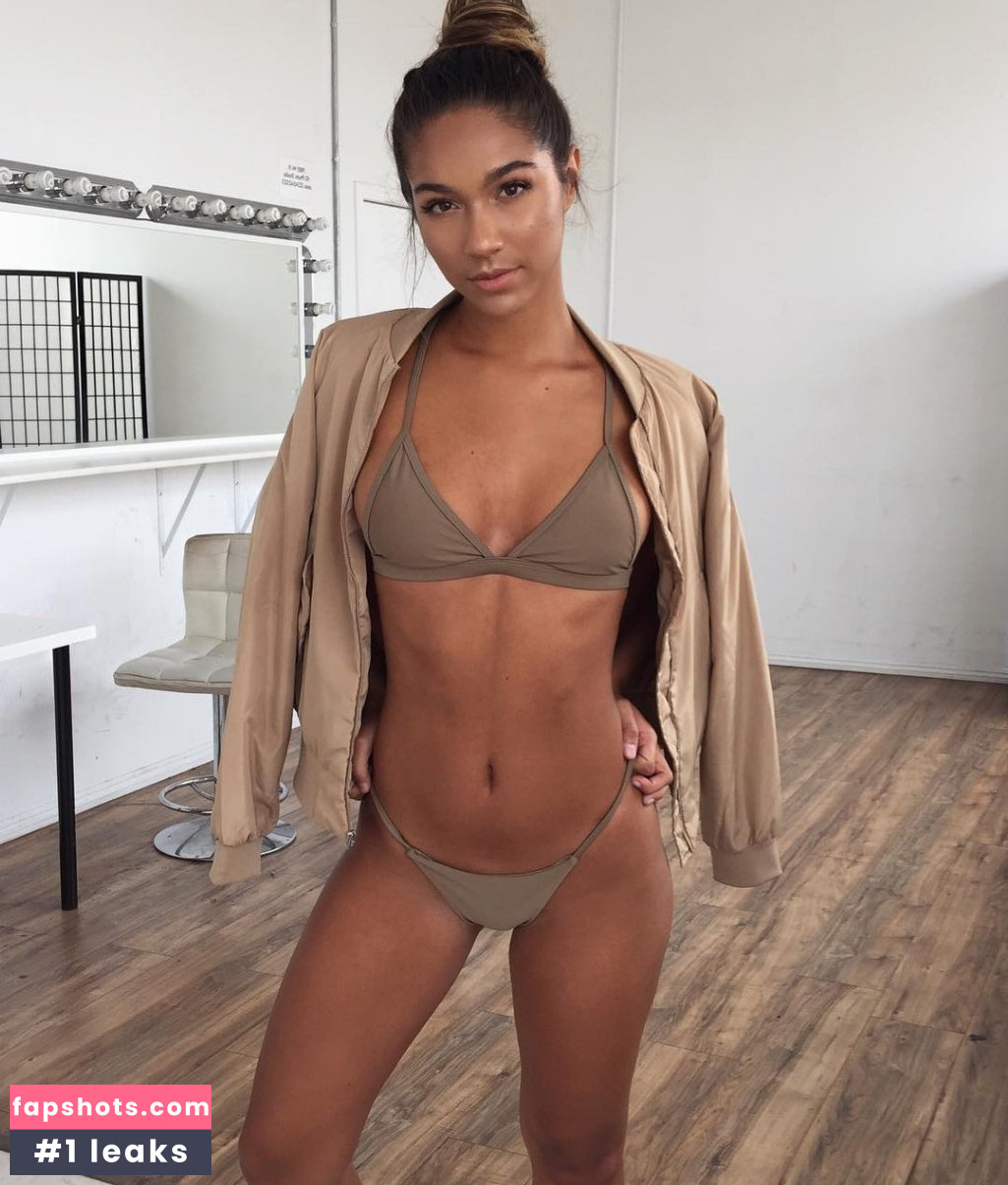 Erika Wheaton gallery photo #40