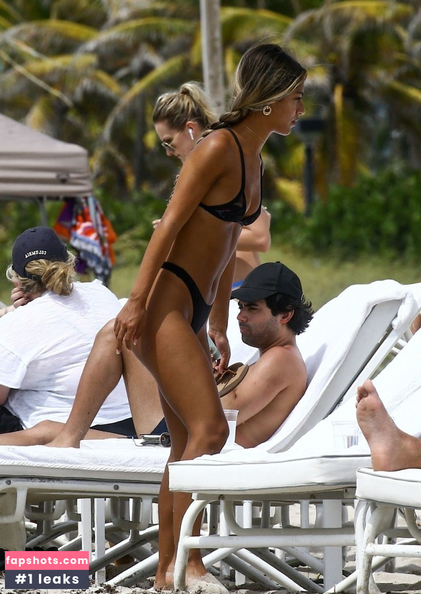 Erika Wheaton gallery photo #72