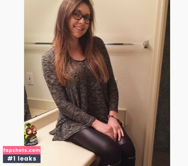 Erin Ashford gallery photo #345