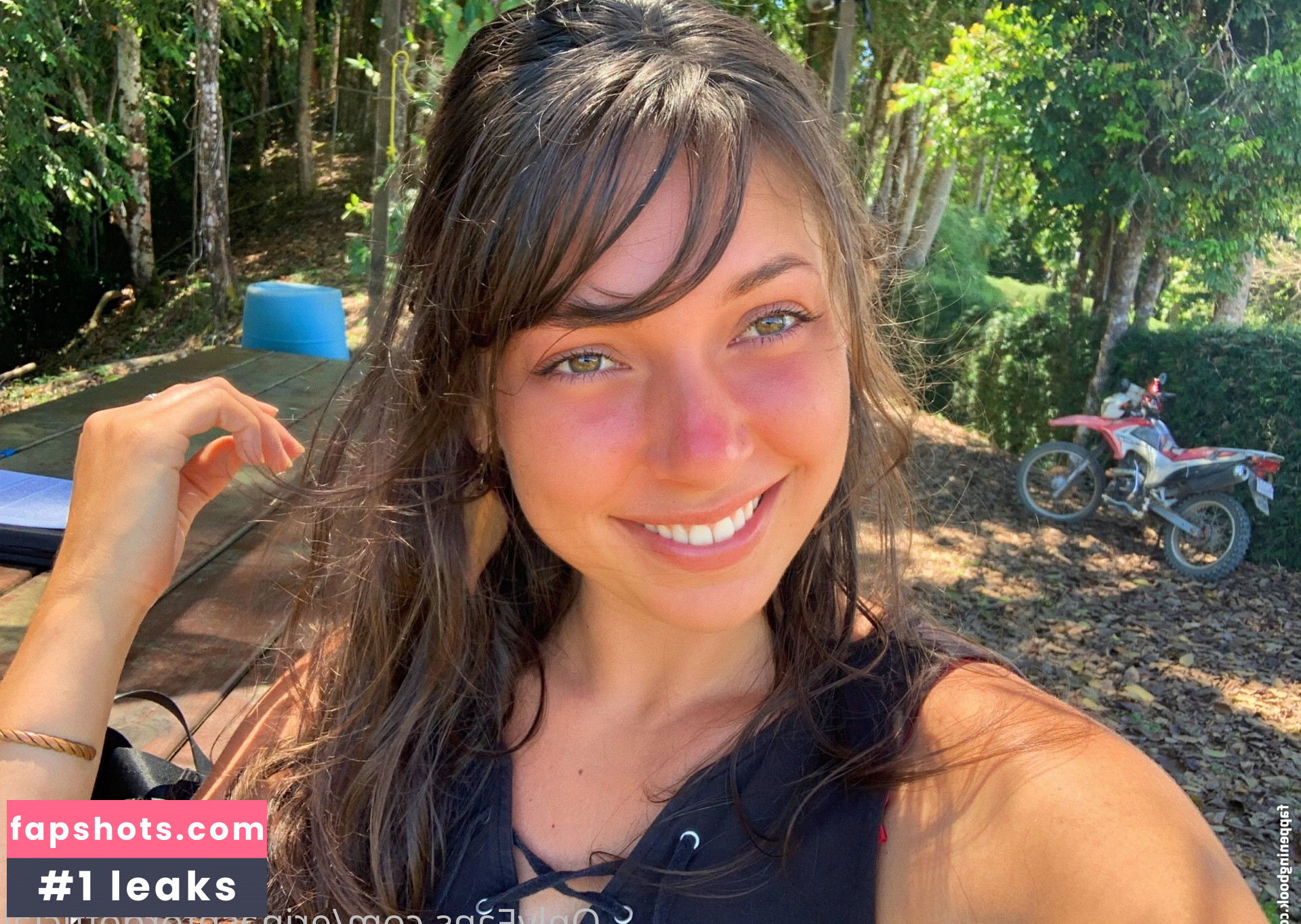 Erin Ashford gallery photo #446