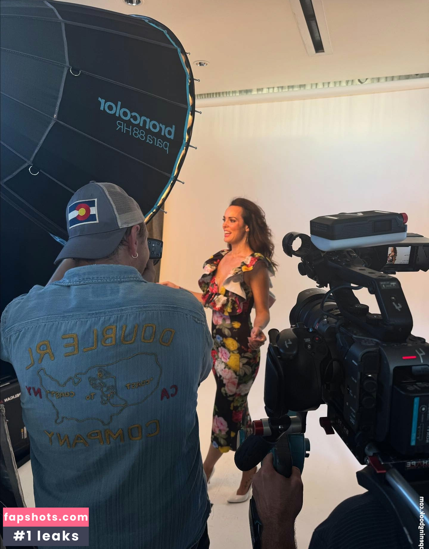 Erin Cahill gallery photo #14