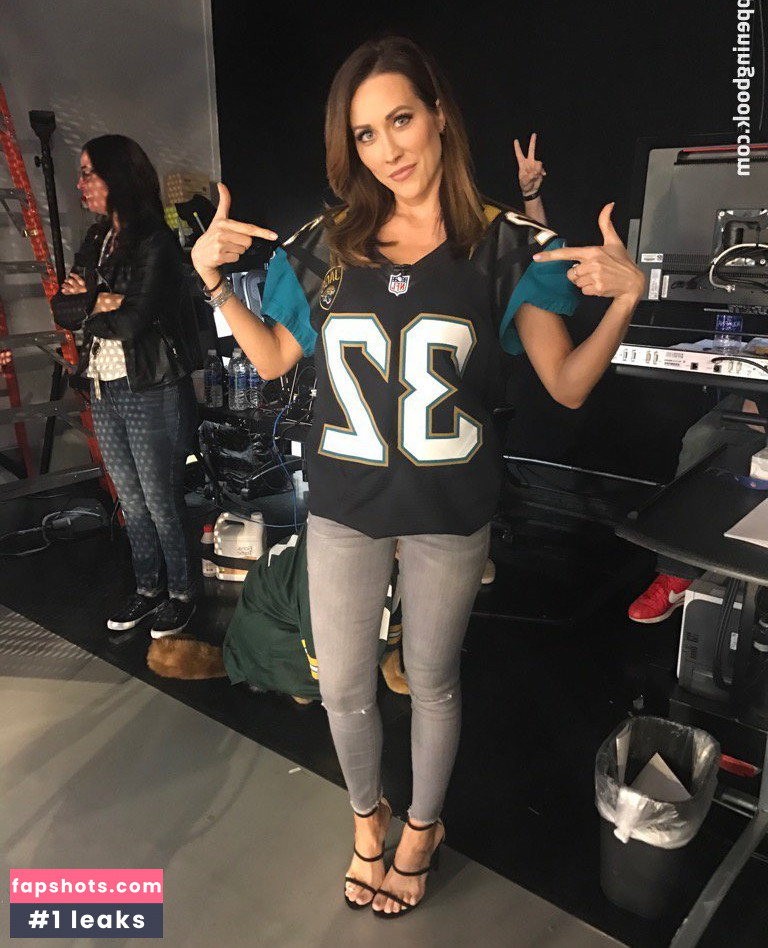 Erin Coscarelli gallery photo #11