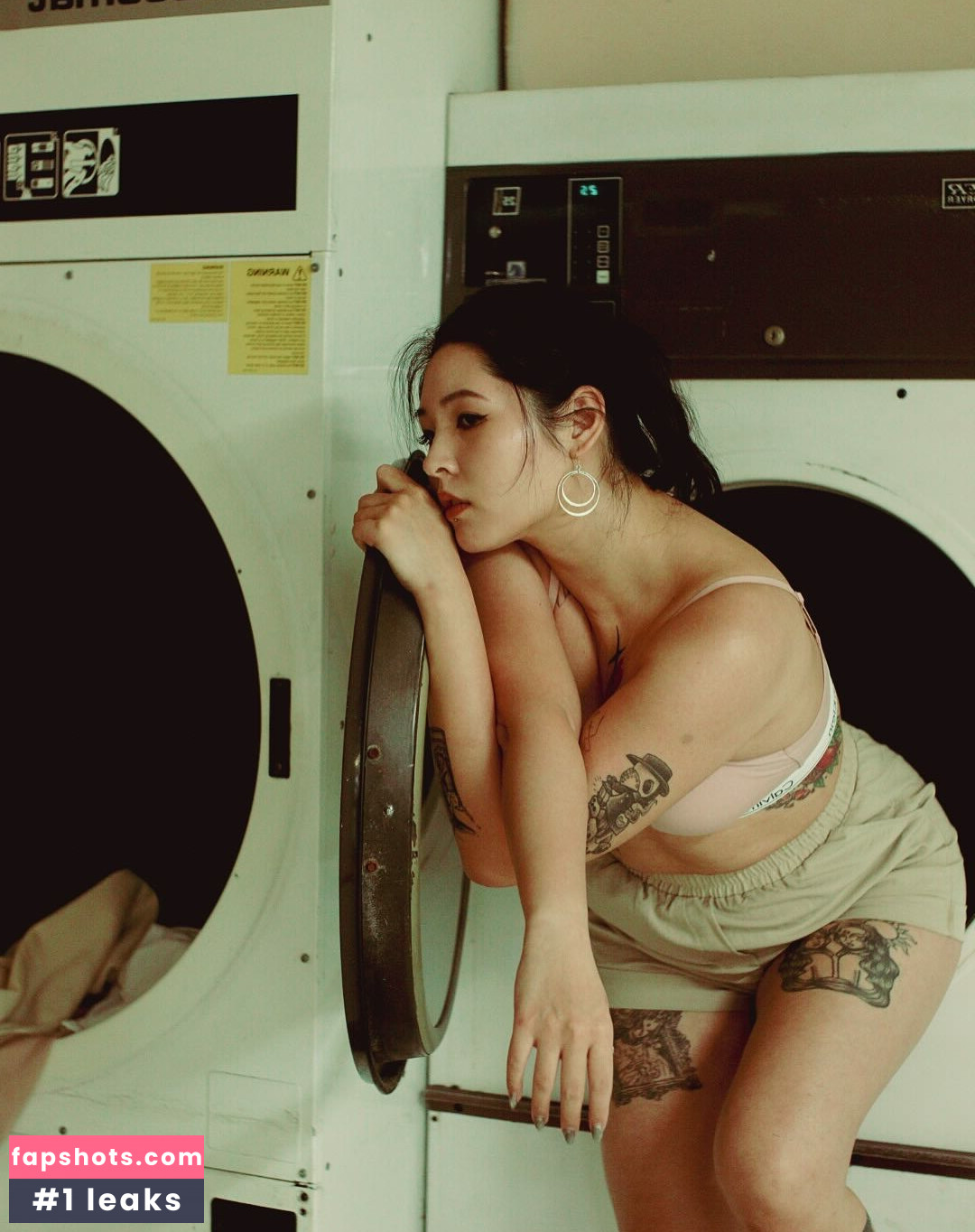 Erin Li gallery photo #16