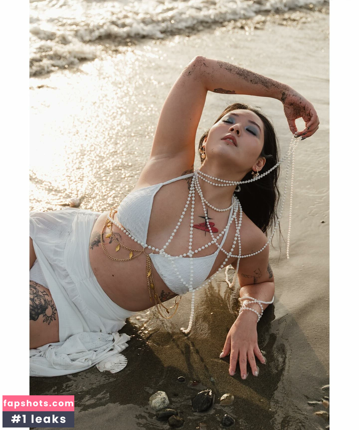 Erin Li gallery photo #23