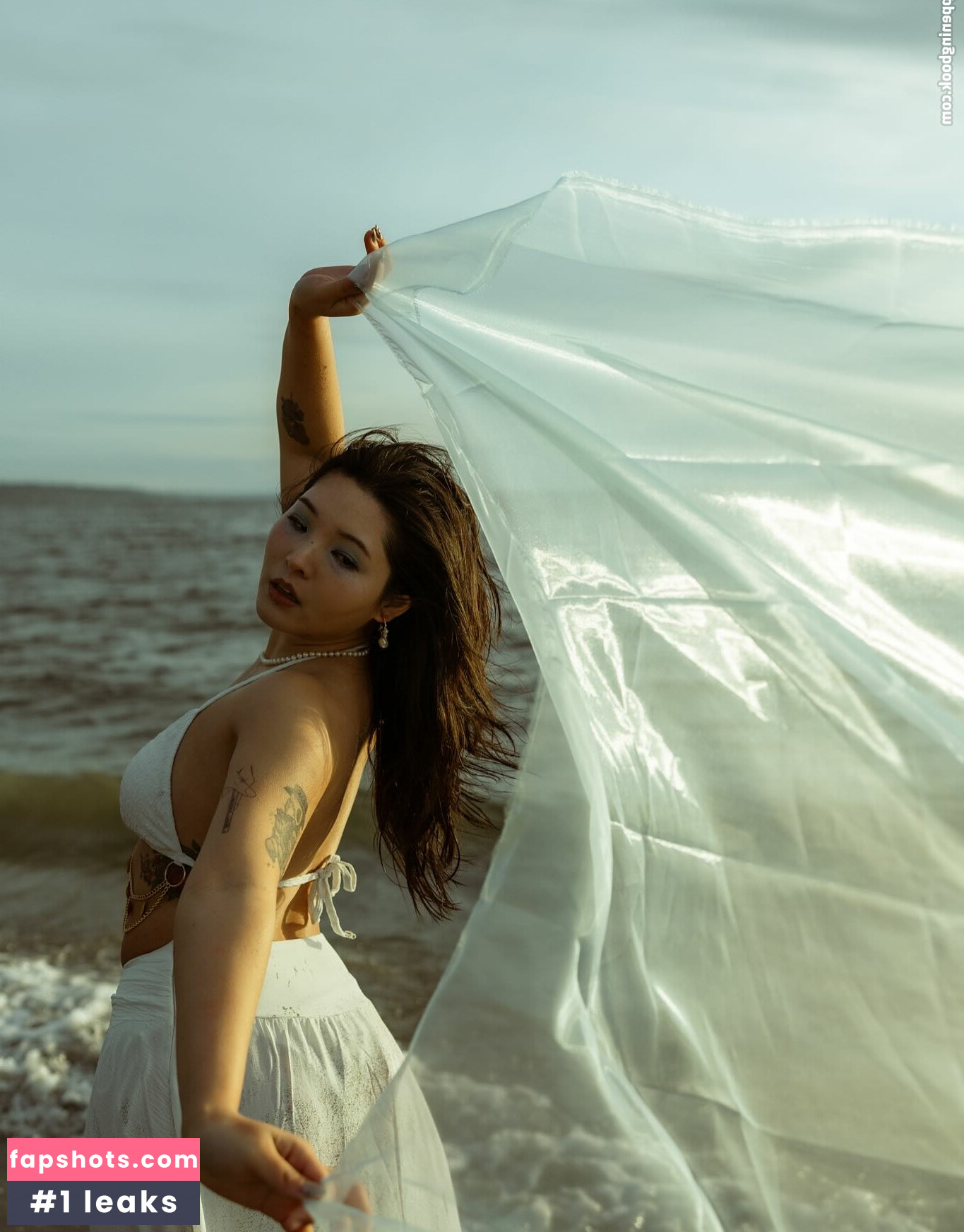 Erin Li gallery photo #4