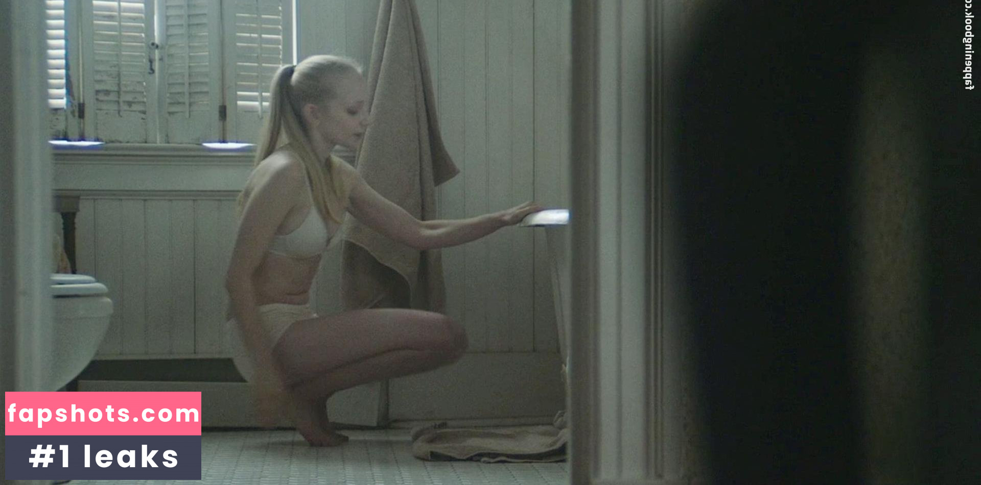 Erin Wilhelmi gallery photo #3