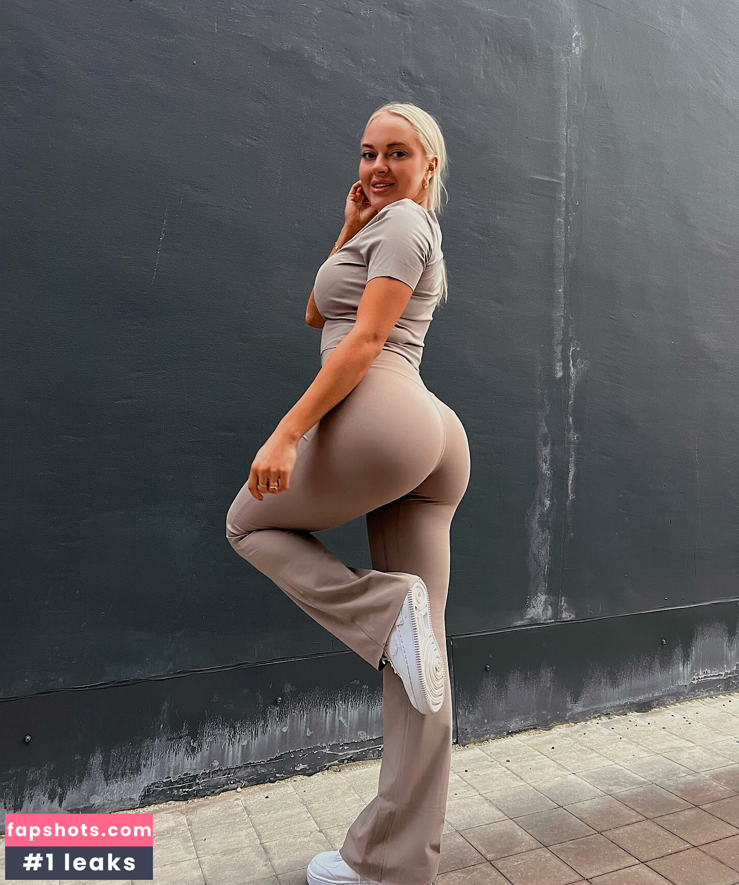 Erna Husko gallery photo #103