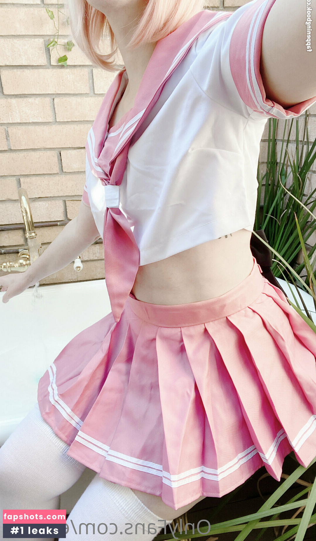 eromin gallery photo #5