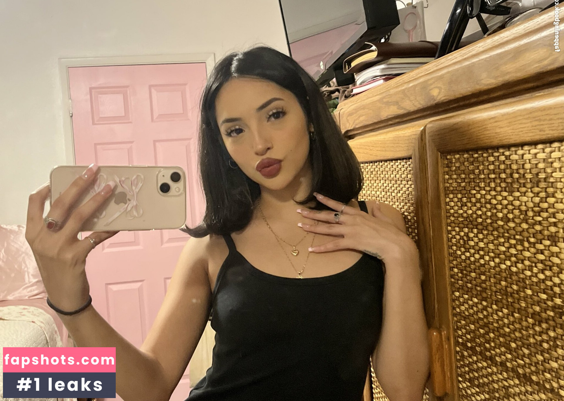 Erotiicaaa gallery photo #44