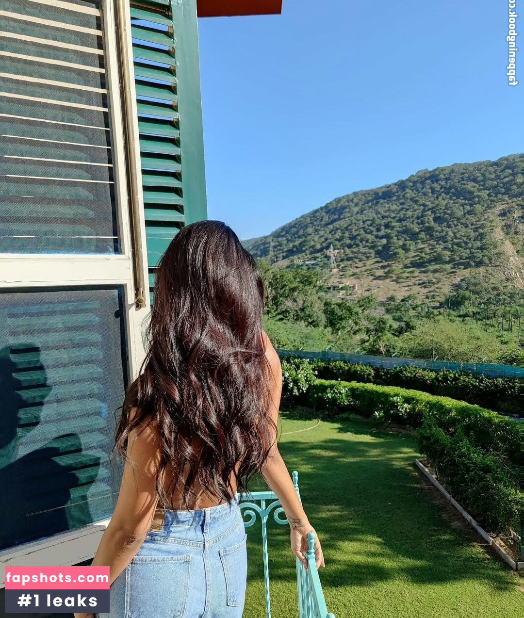 Esha Gupta Nude Leaks OnlyFans Photos #23 - LeakJerk