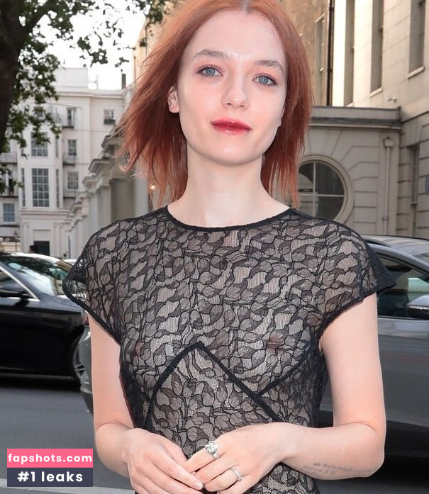 Esme Creed-Miles gallery photo #2