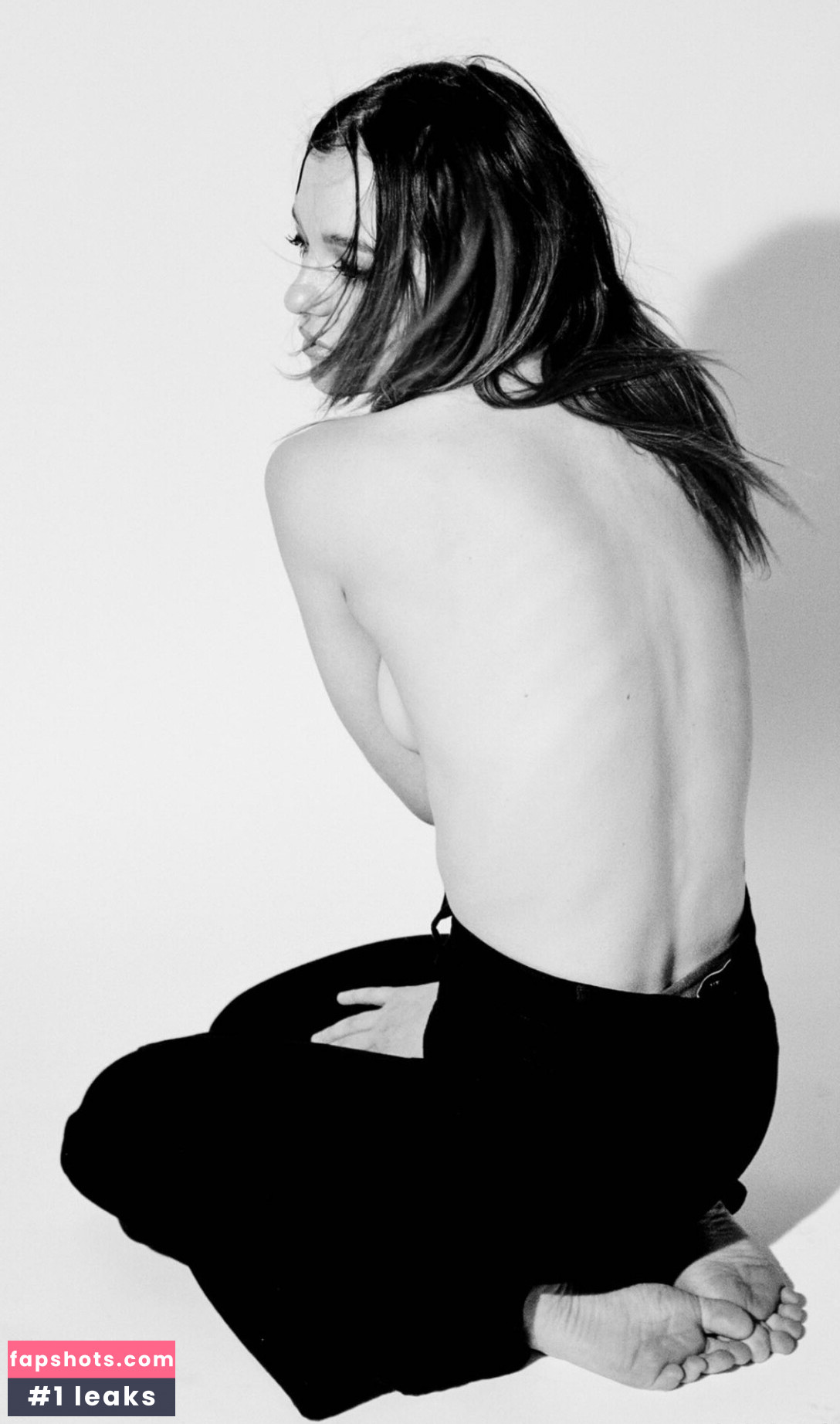 Esme Creed-Miles Nude Leaks OnlyFans Photos #6 - LeakJerk