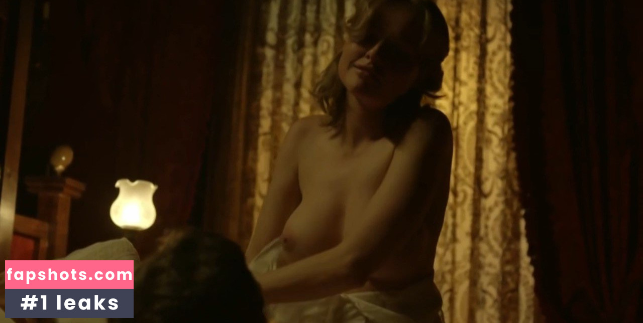 Esmeralda Moya gallery photo #9